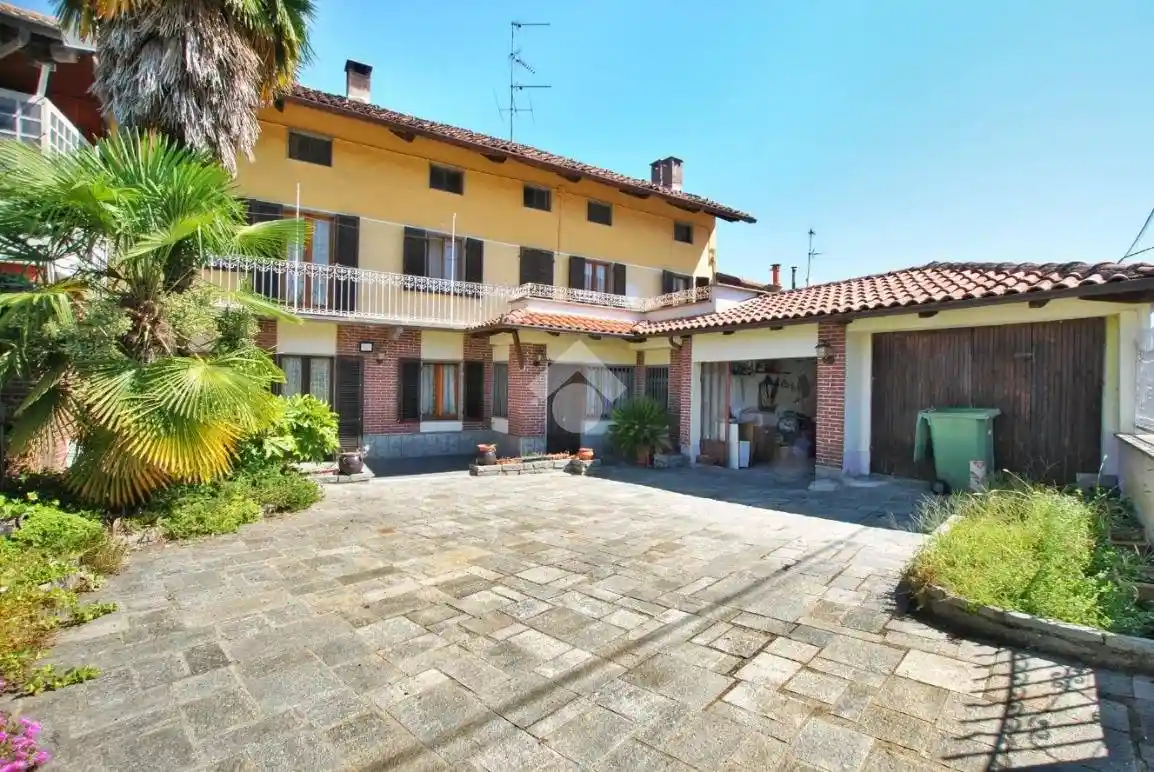 Casa indipendente in vendita a Livorno Ferraris