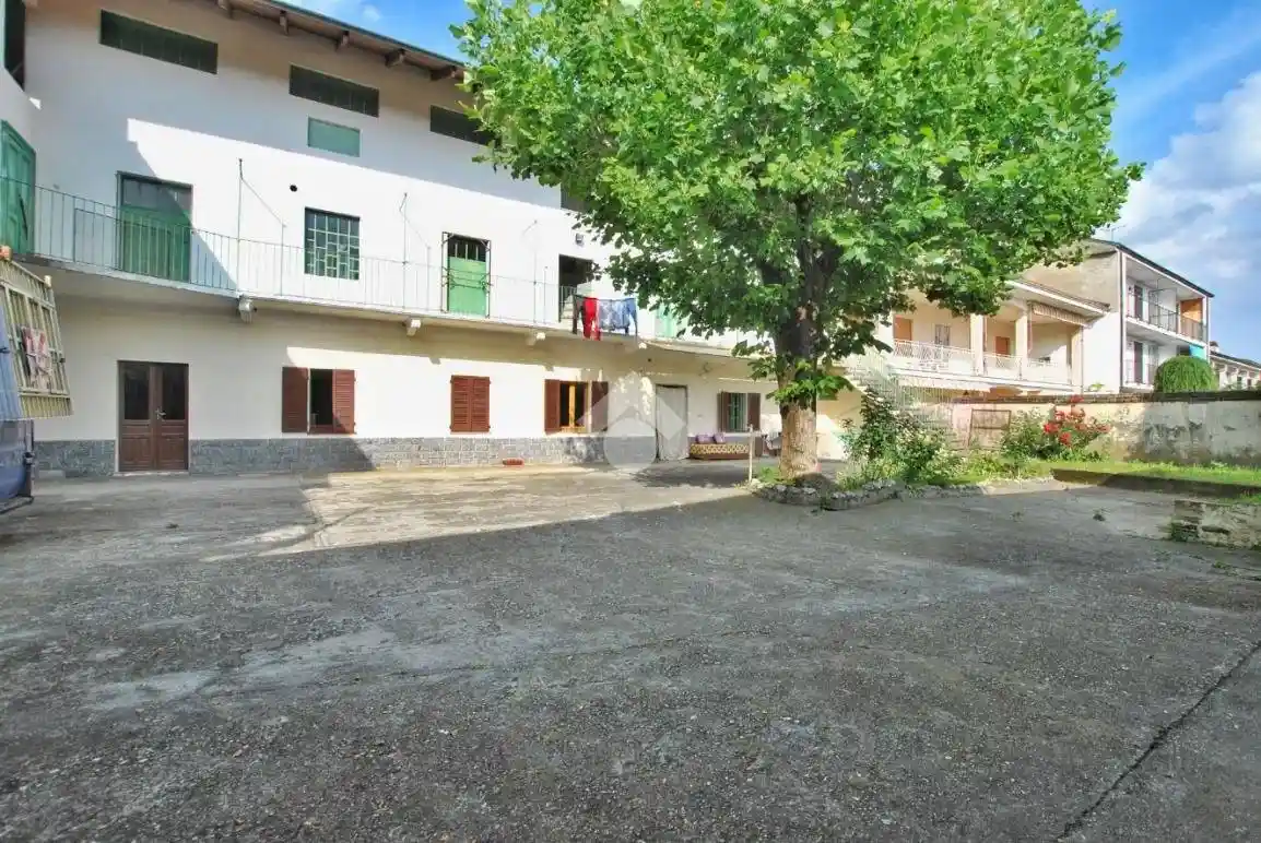 Casa indipendente in vendita a Borgo d'Ale