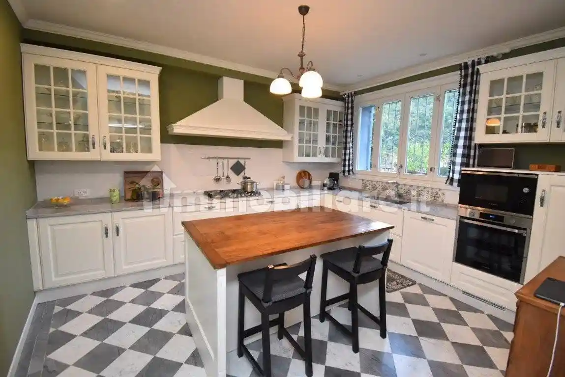 Appartamento in vendita a Seravezza