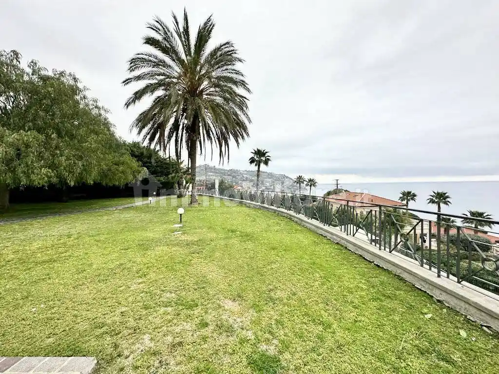 Villa in vendita a Ospedaletti