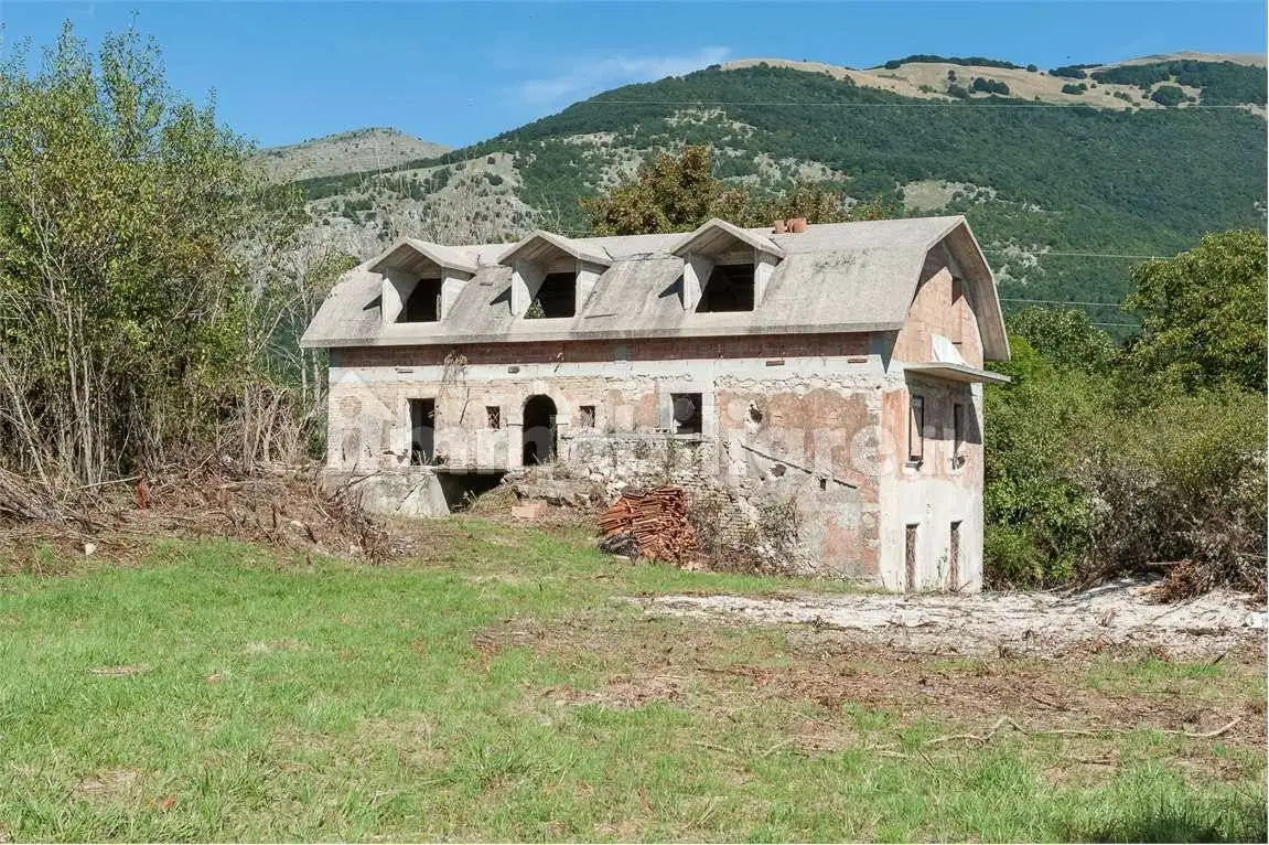 Casa indipendente in vendita a Scontrone