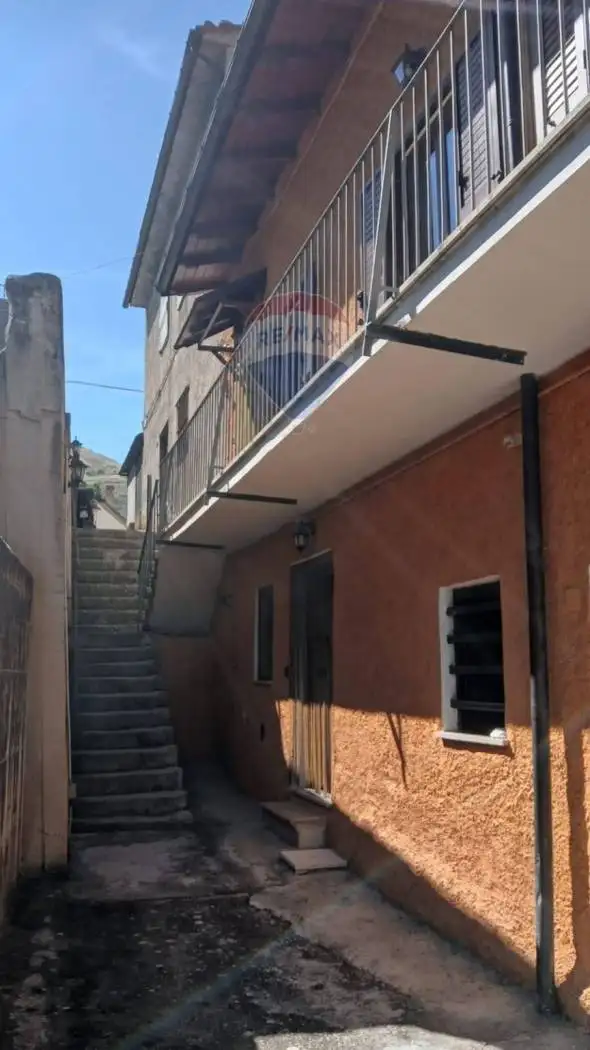 Casa indipendente in vendita a Cocullo
