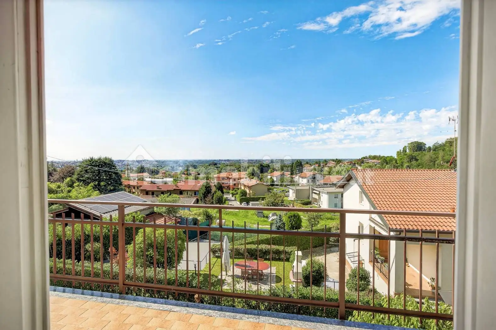 Appartamento in vendita a Capiago Intimiano