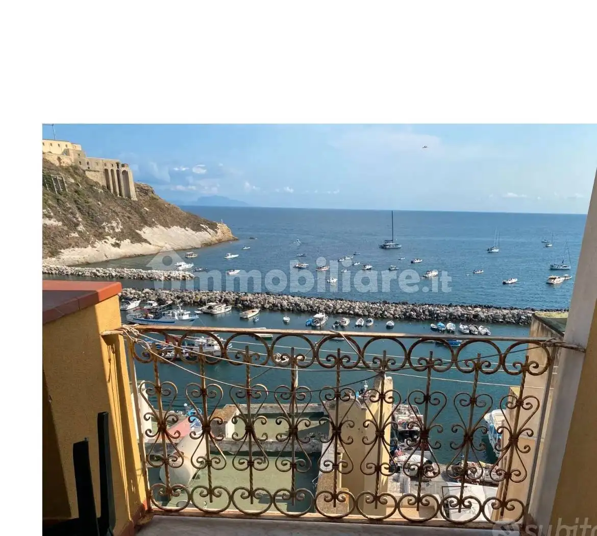 Attico - Mansarda in affitto a Procida