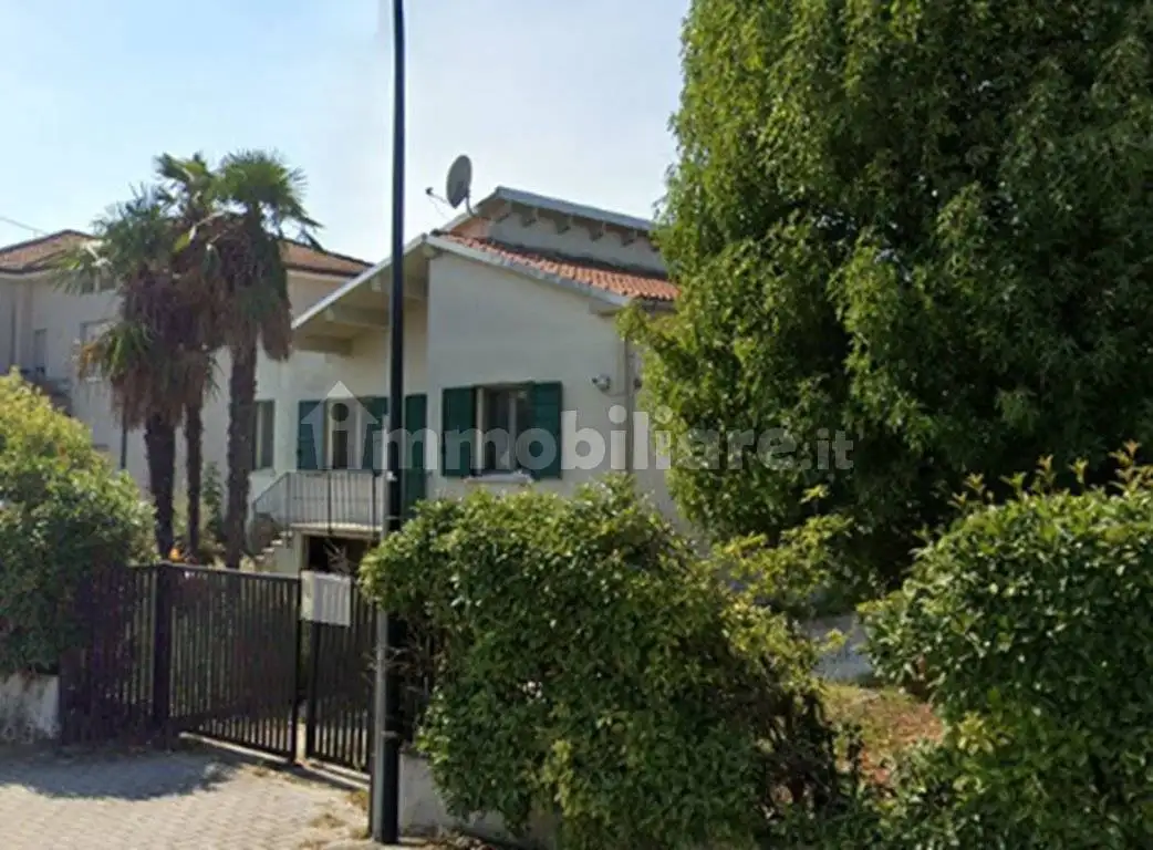 Villa in asta a Castelbelforte