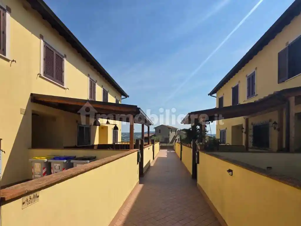 Villetta a schiera in vendita a Todi