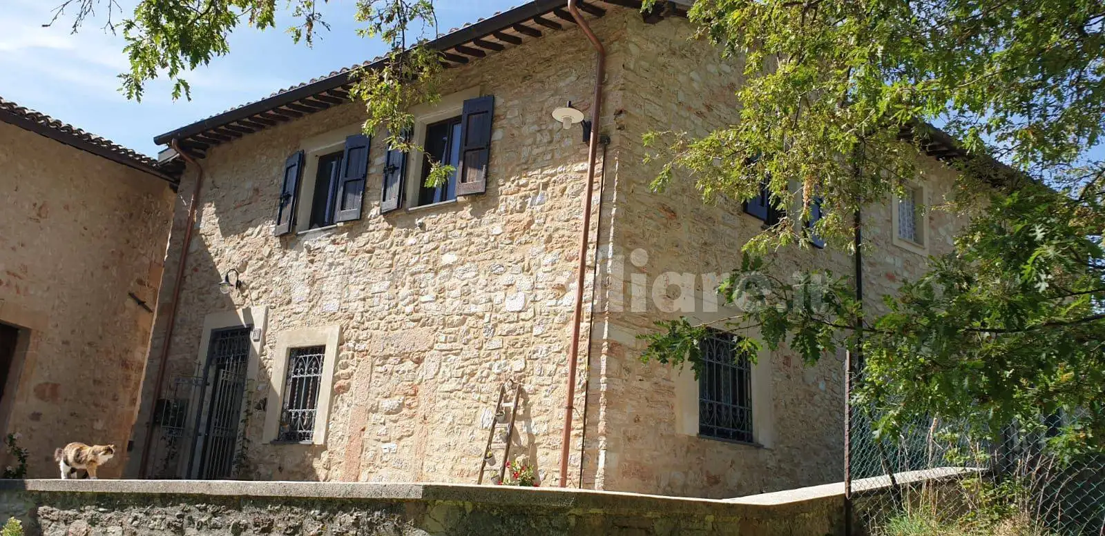 Casa indipendente in vendita a Campello sul Clitunno