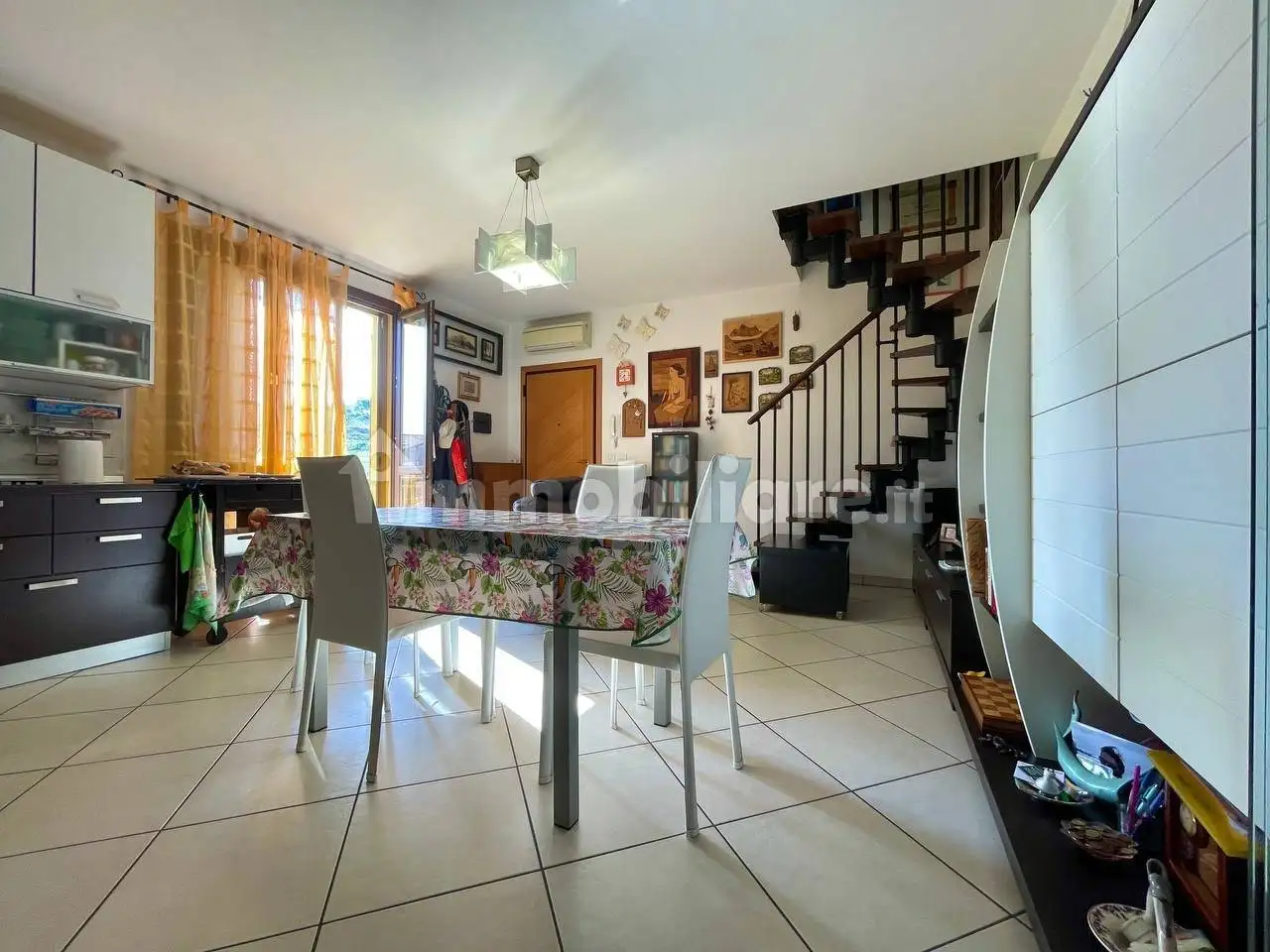 Appartamento in vendita a Borghi