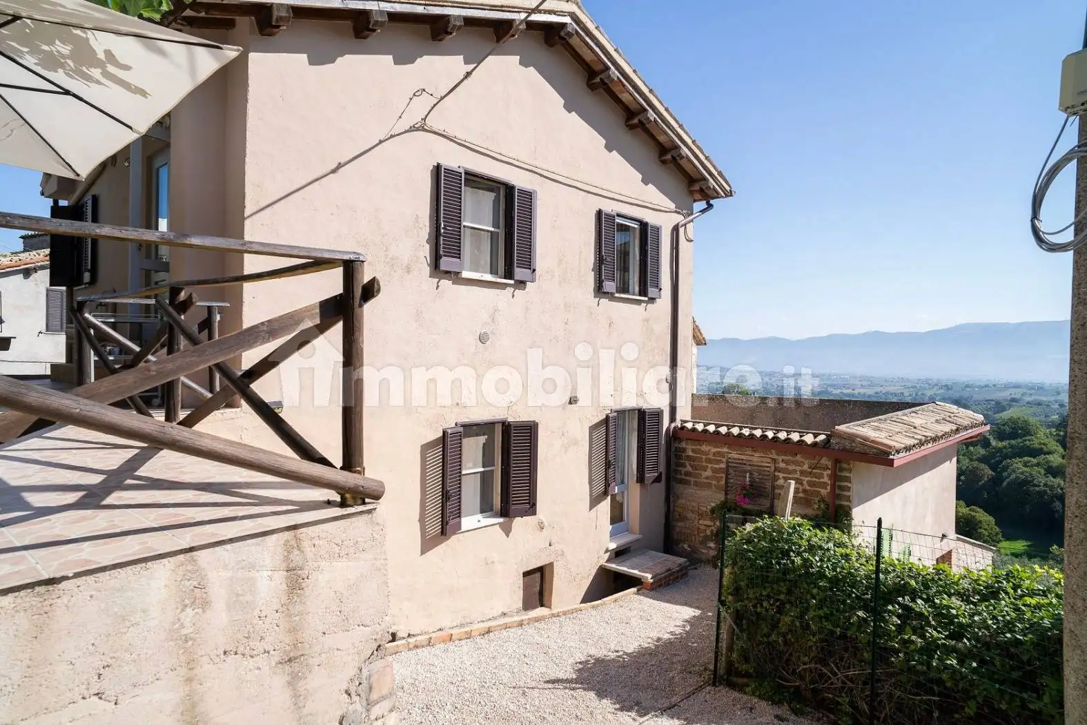 Casa indipendente in vendita a Giano dell'Umbria