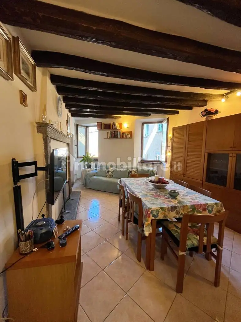 Appartamento in vendita a Faggeto Lario