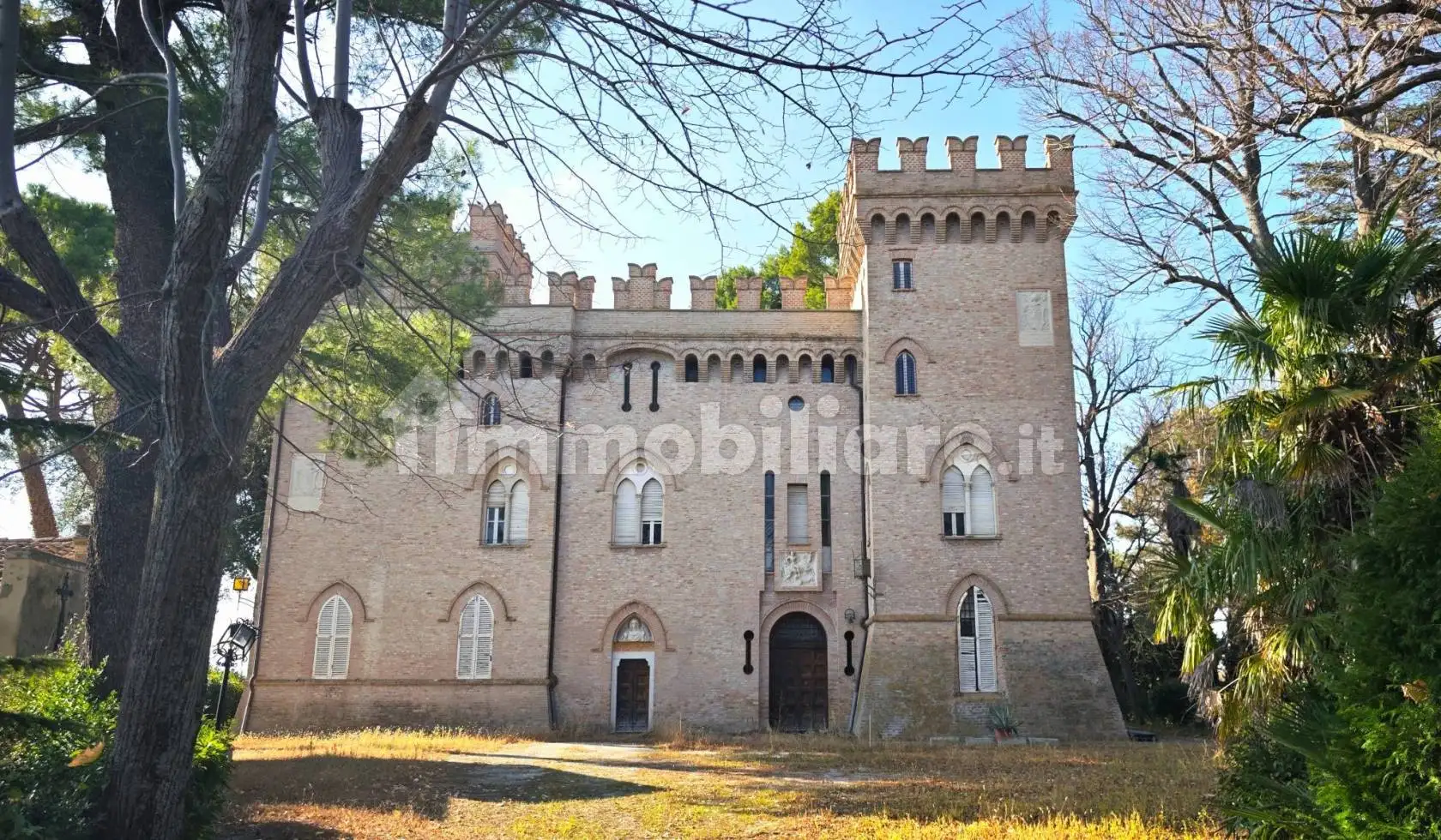 Palazzo - Edificio in vendita a Jesi
