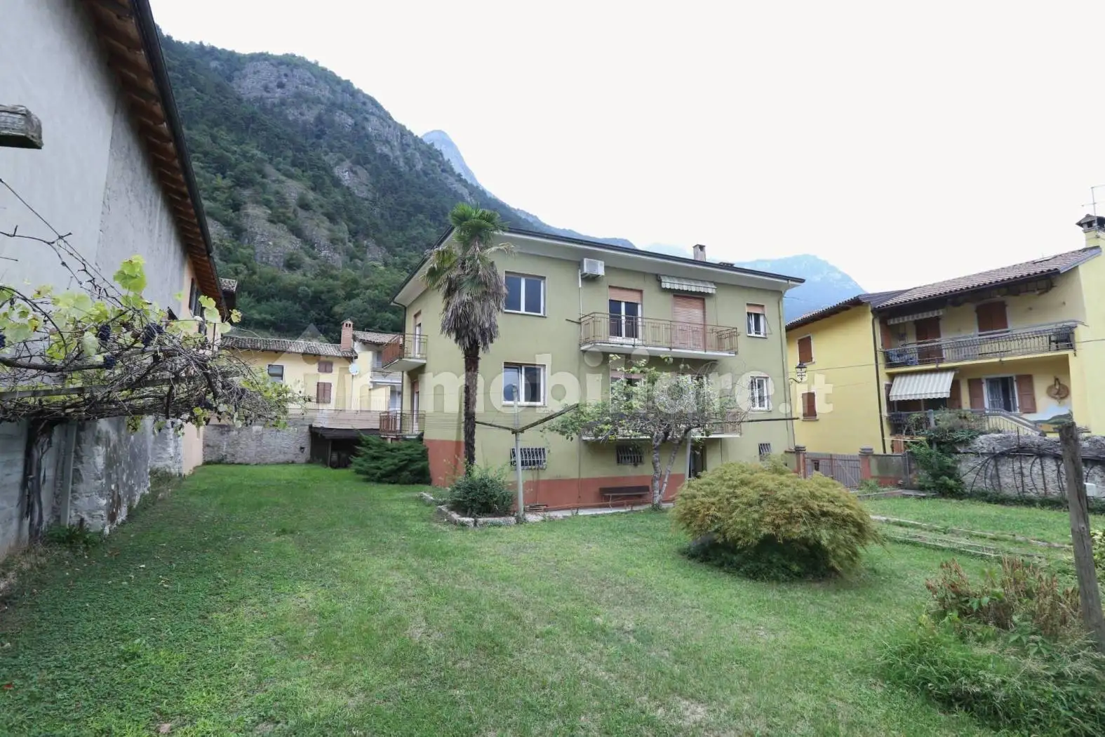 Villa bifamiliare via Venezia, Centro, Avio - foto 2