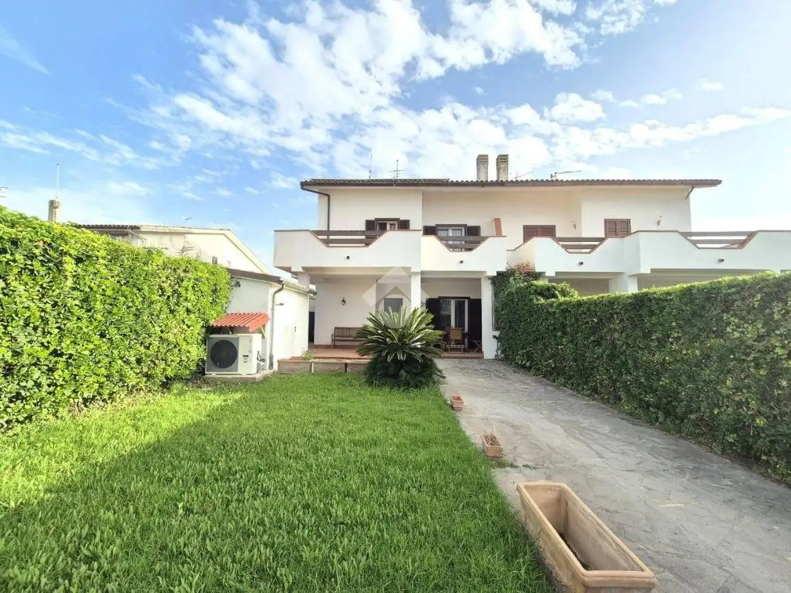 Villa in vendita a Tarquinia