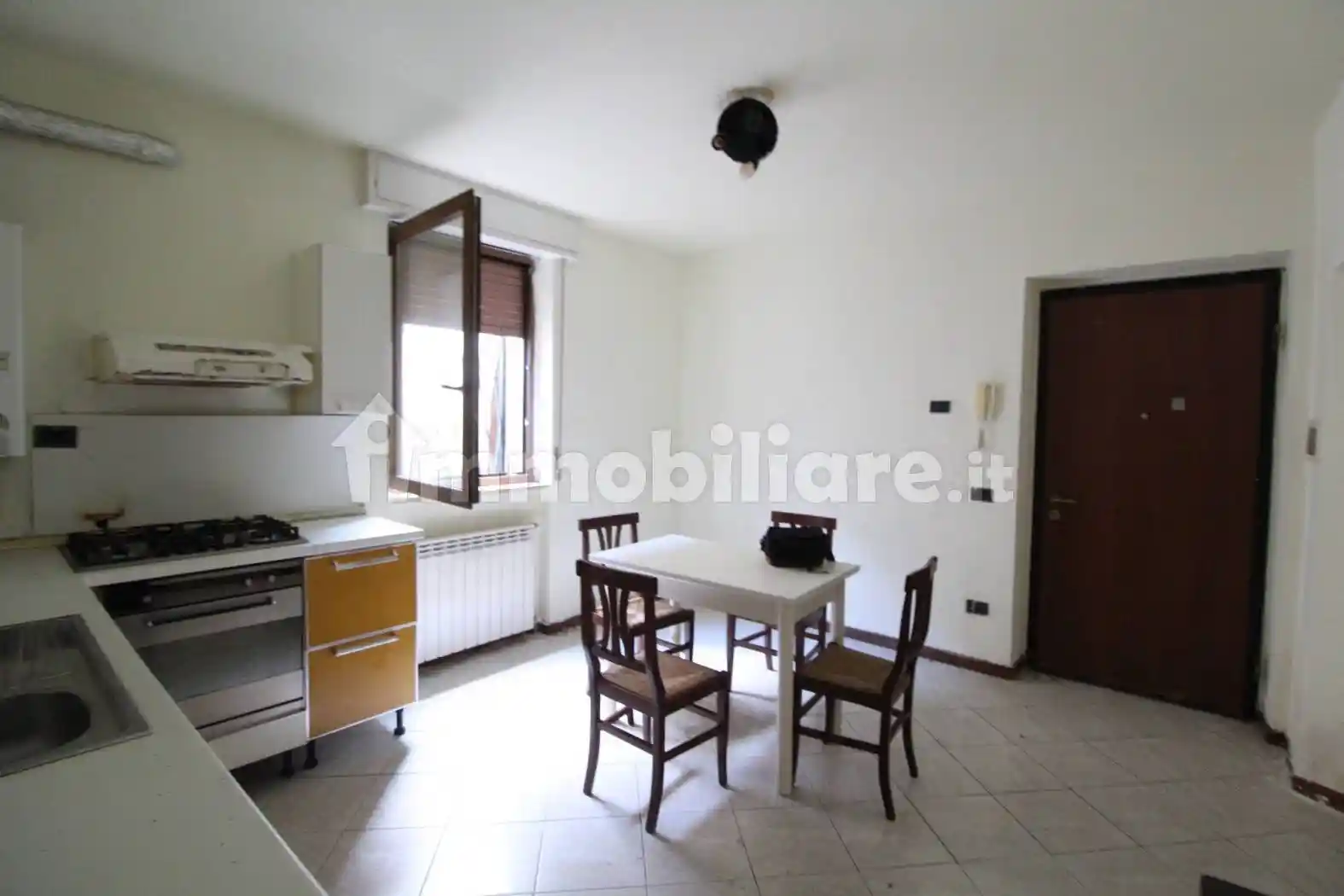 Trilocale via Umberto I 14, Bariano - foto 2