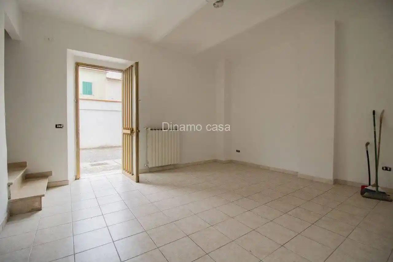 Trilocale ottimo stato, piano terra, San Giusto, Prato - foto 3