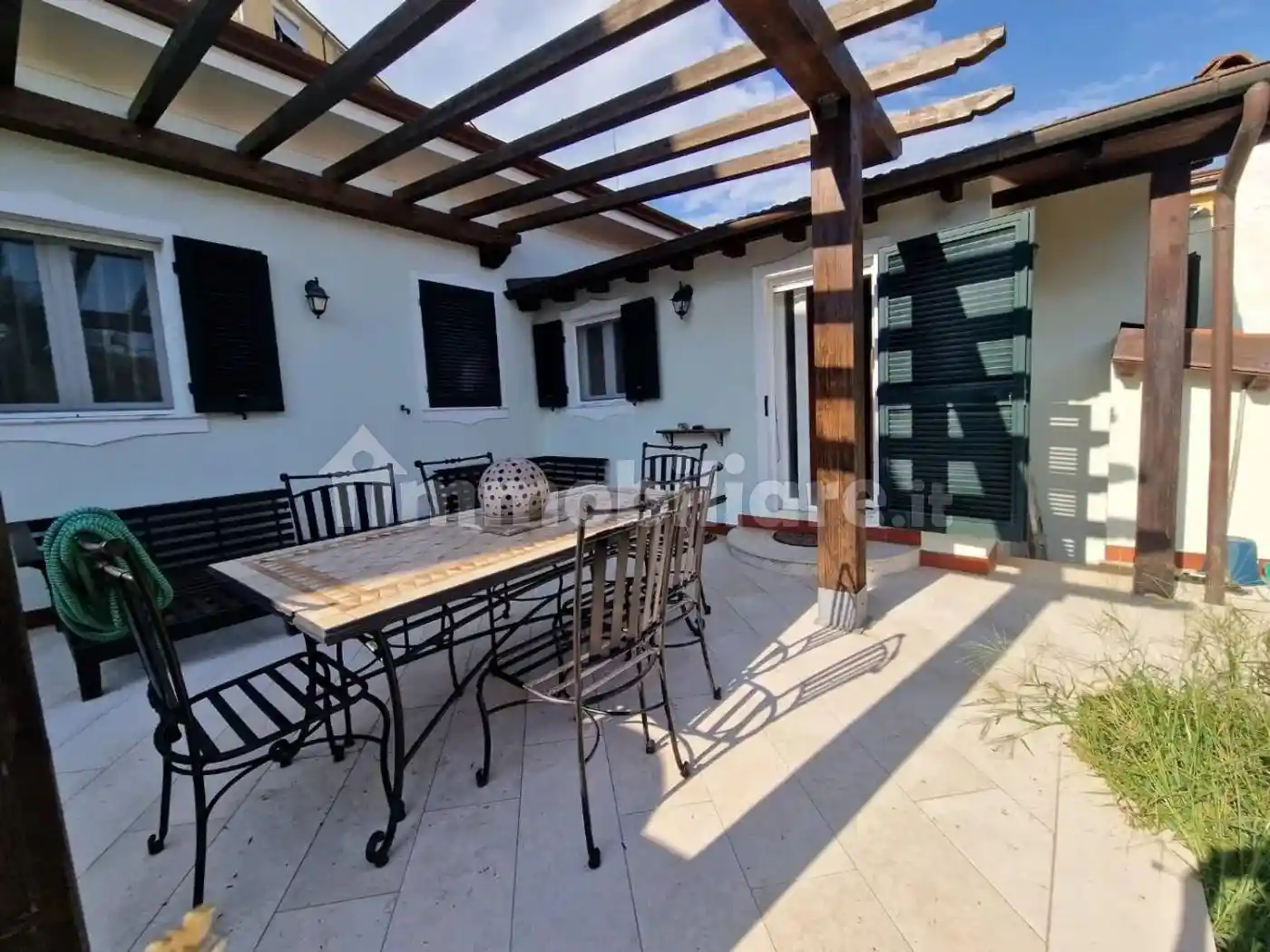 Villa in vendita a Carrara
