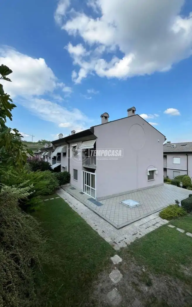 Villa in vendita a Alba