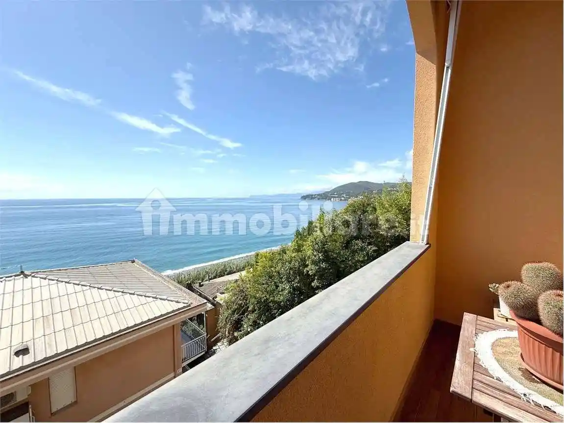 Appartamento in vendita a Cogoleto