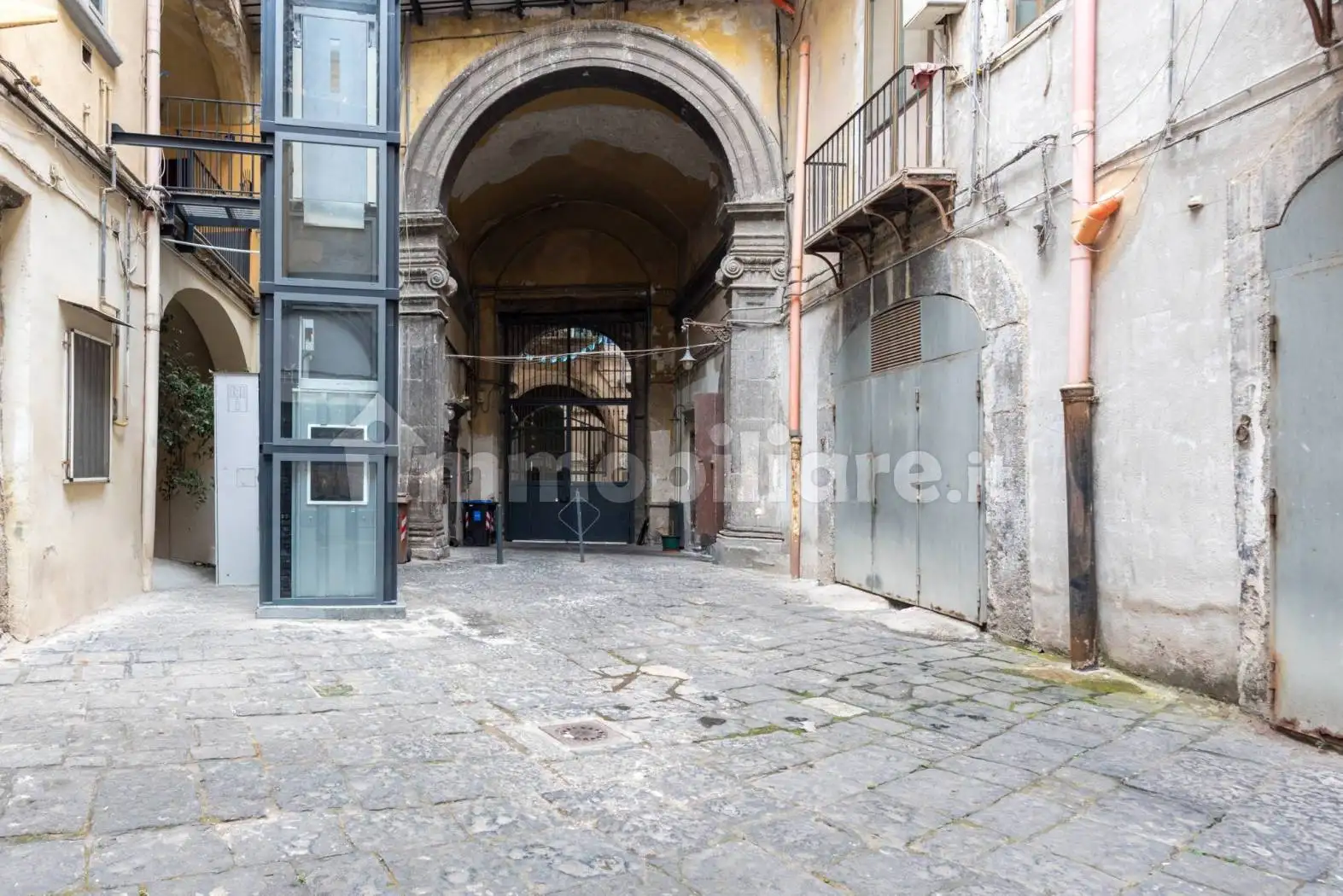 Appartamento in vendita a Napoli