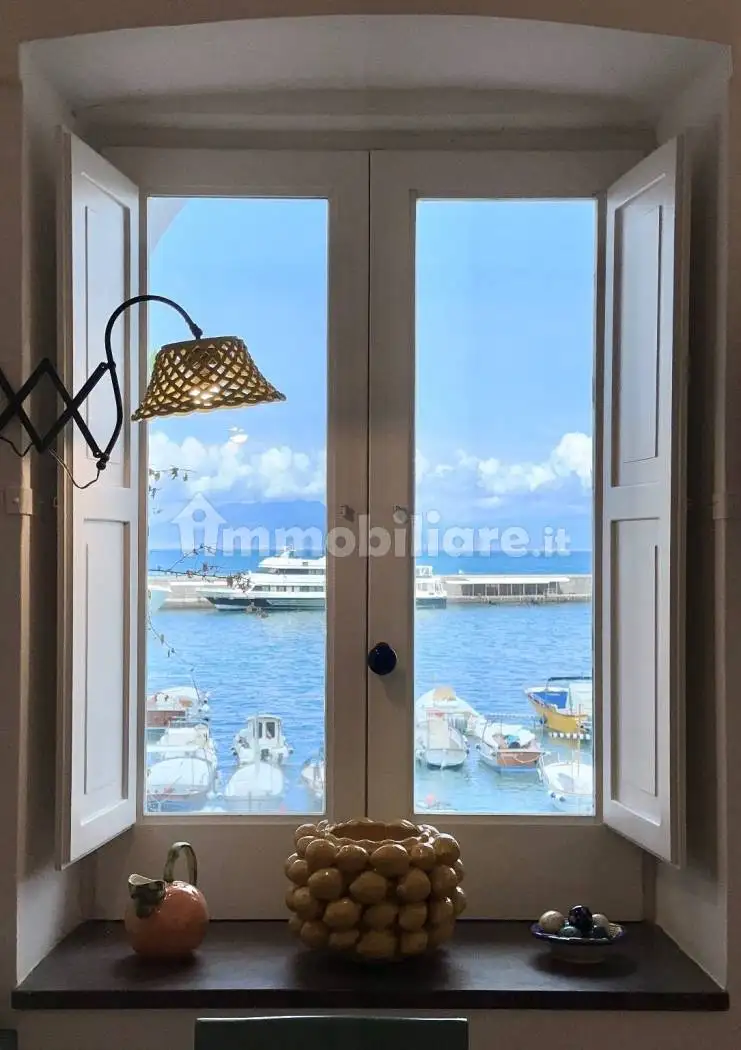 Appartamento in affitto a Capri