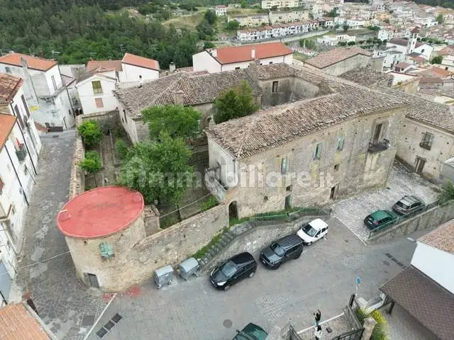 Palazzo - Edificio in vendita a San Giorgio Lucano