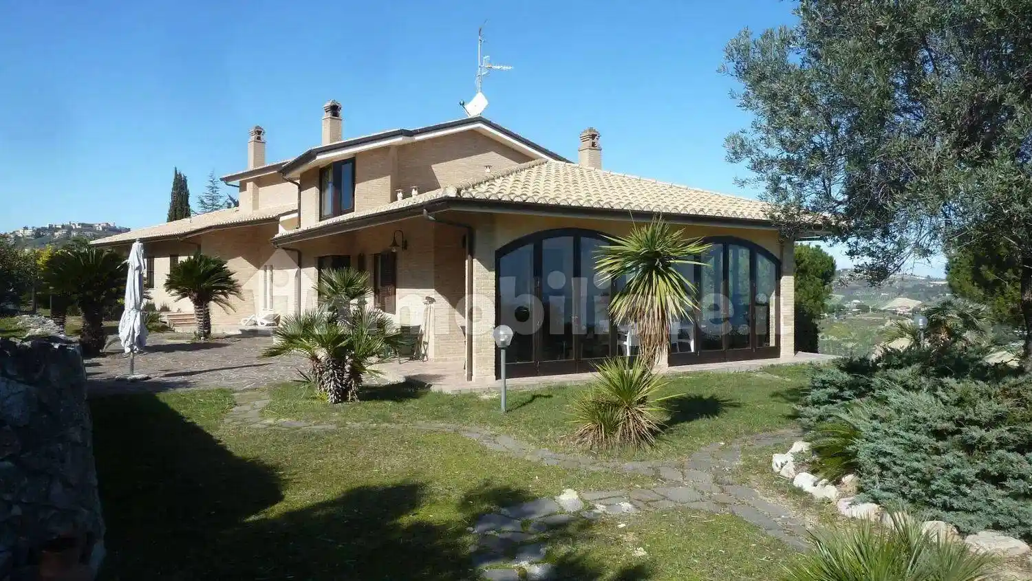 Villa in vendita a Acquaviva Picena