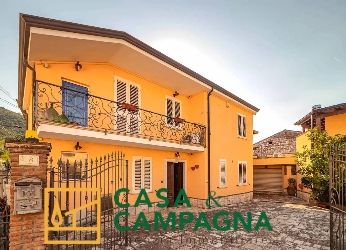 Villa in vendita a Dragoni