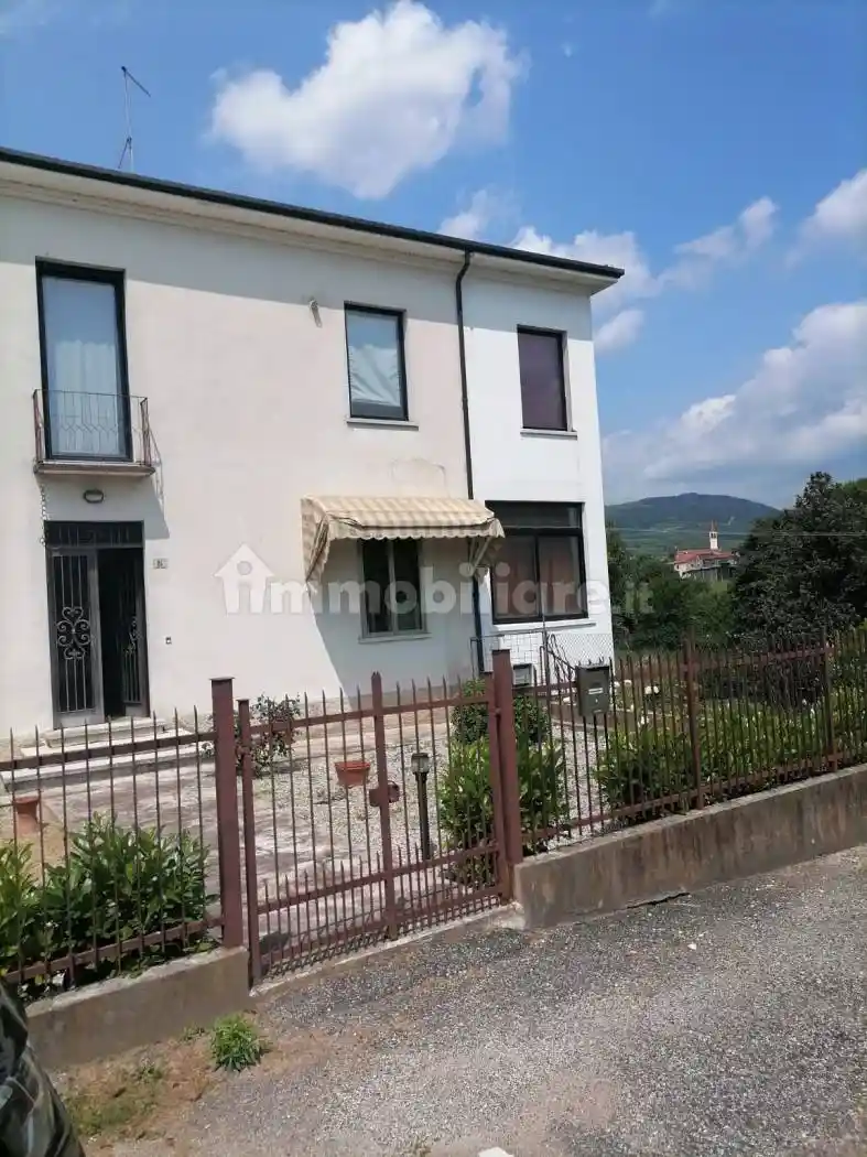 Appartamento via Strada Nuova 37a, Cazzano di Tramigna - foto 2