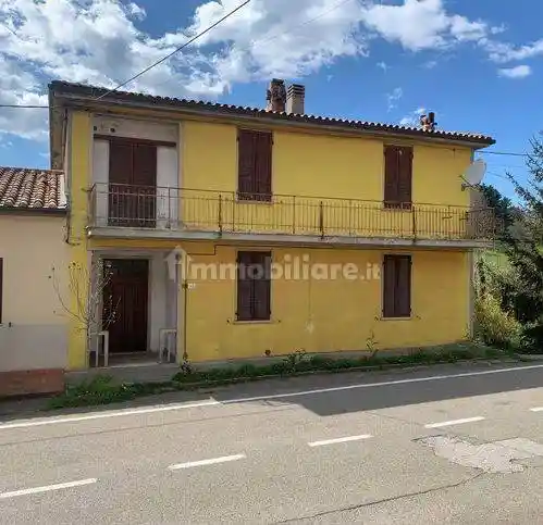 Appartamento in vendita a Semproniano