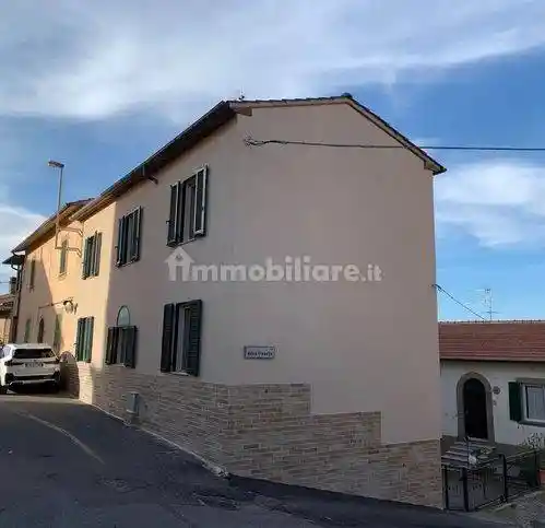 Casa indipendente in vendita a Castel del Piano