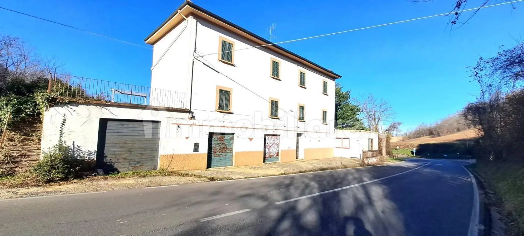 Palazzo - Edificio in vendita a Pianoro