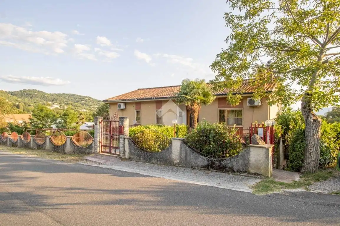 Casa indipendente in vendita a Cantalice