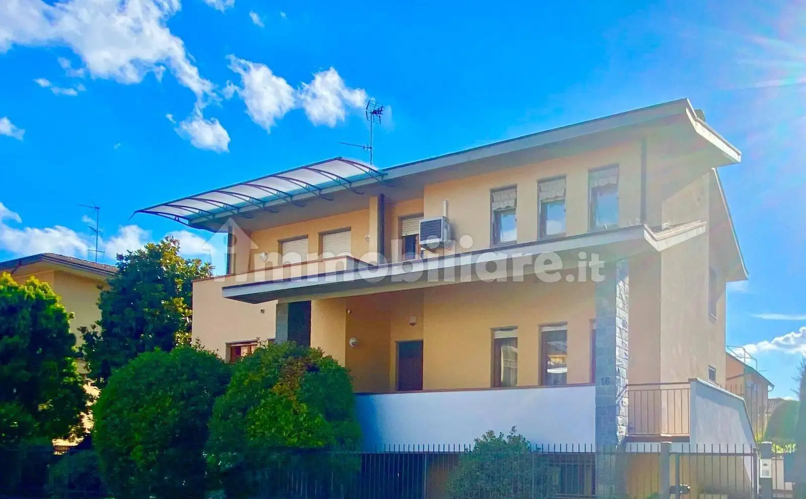 Villa in vendita a Voghera