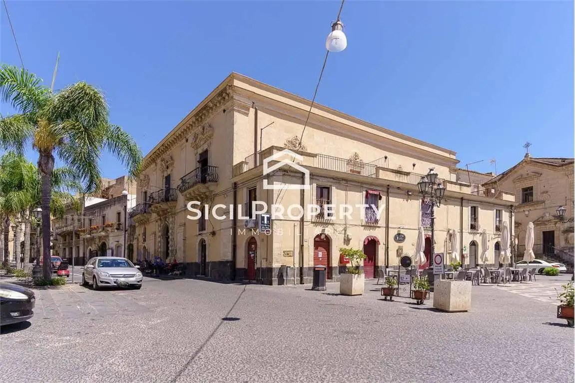Palazzo - Edificio in vendita a Militello in Val di Catania