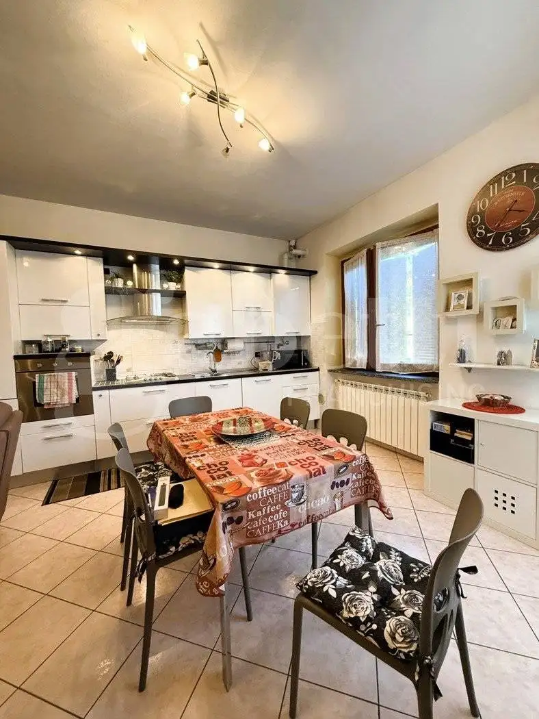 Appartamento in vendita a Limido Comasco