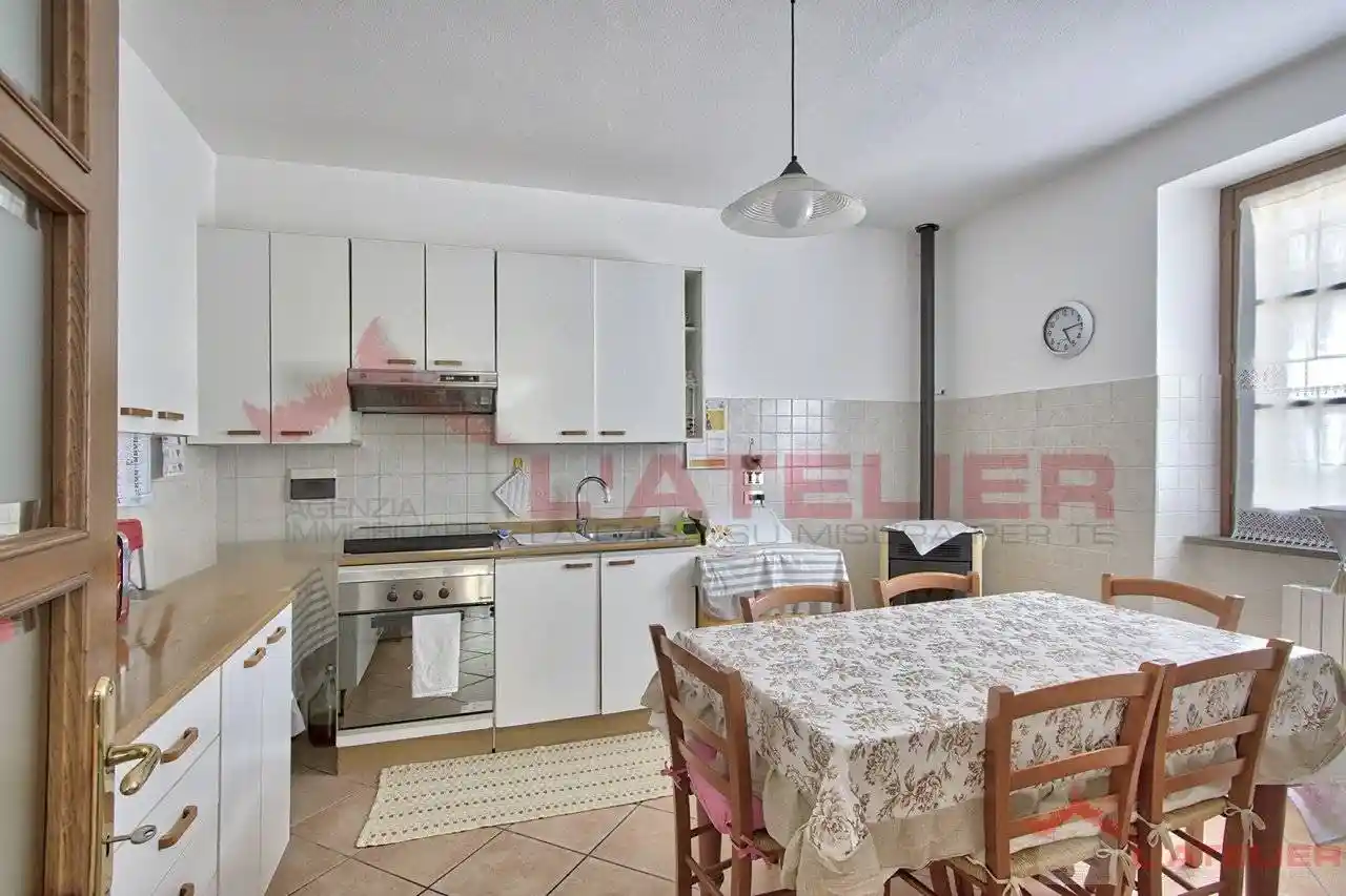 Villa unifamiliare, ottimo stato, 450 m², Puliciano, Arezzo - foto 4