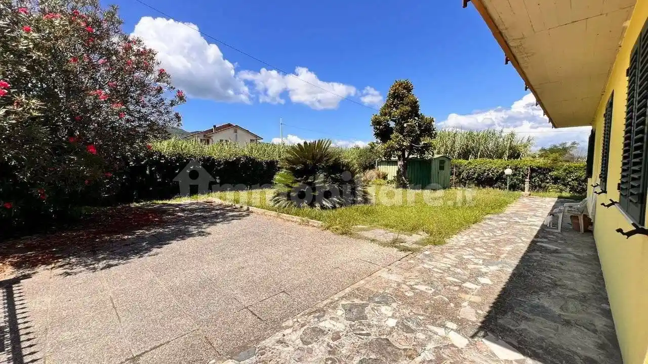 Appartamento in vendita a Sarzana