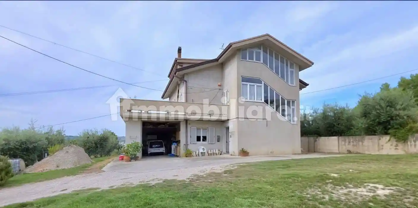 Casa indipendente in vendita a Fermo