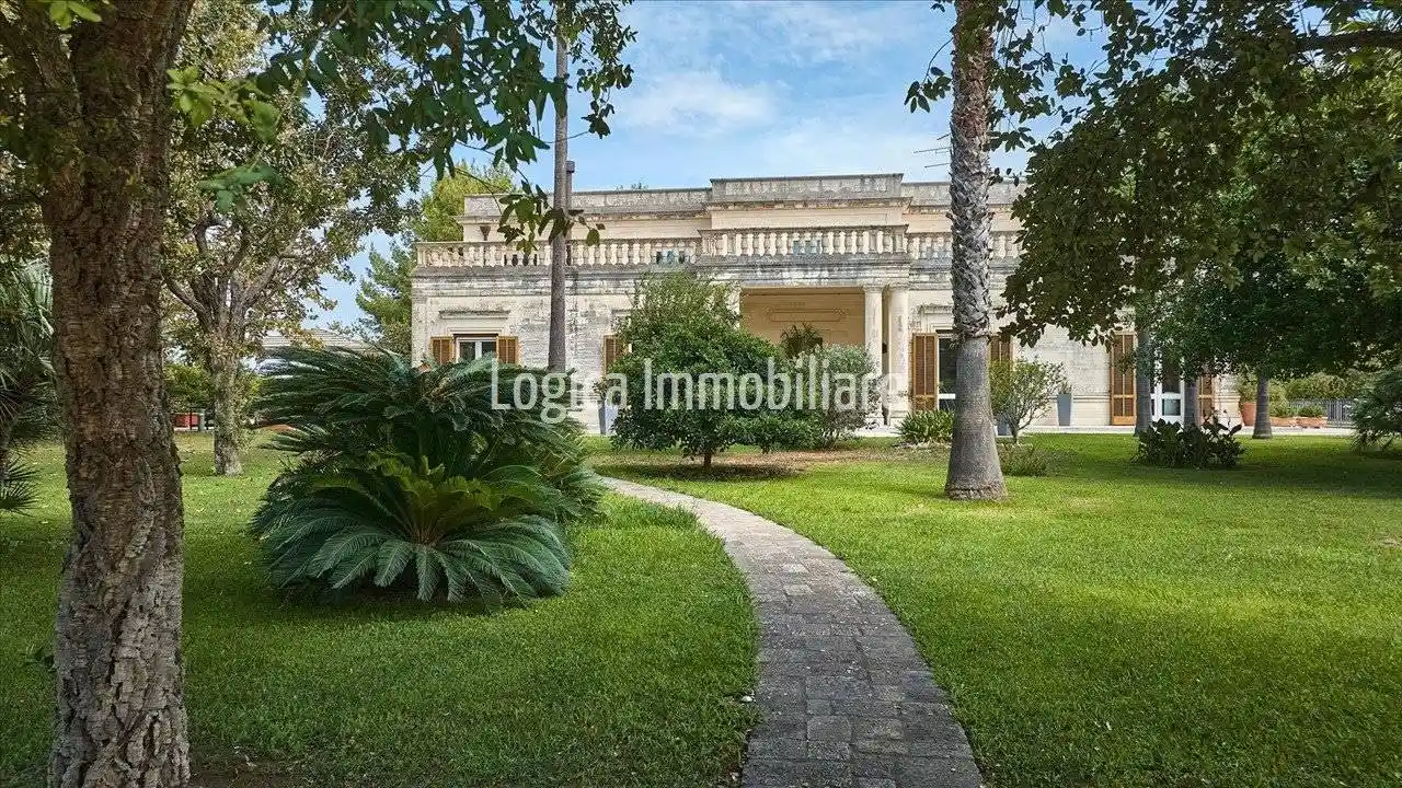 Villa in vendita a Lequile