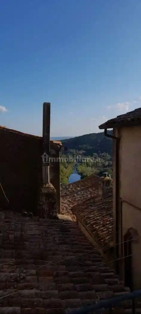 Appartamento in vendita a Baschi