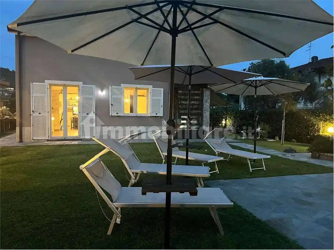 Villa in vendita a Sarzana