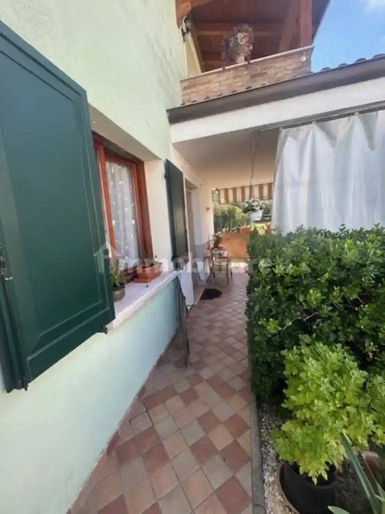 Villa in vendita a Rodigo