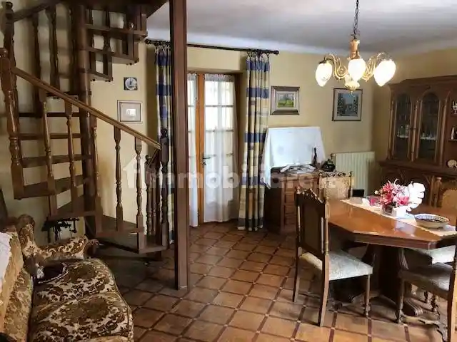 Villa plurifamiliare via Savigliano 11, Costiglione Saluzzo, Costigliole Saluzzo - foto 2