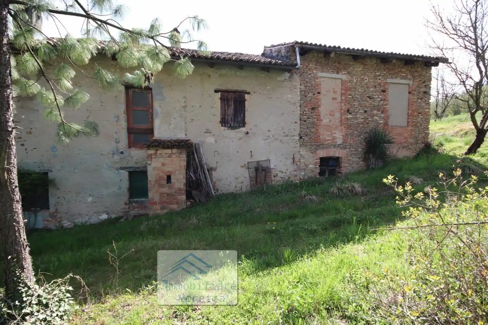 Rustico - Casale in vendita a Alba