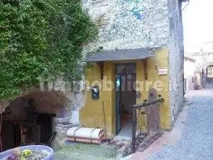 Appartamento in vendita a Toffia