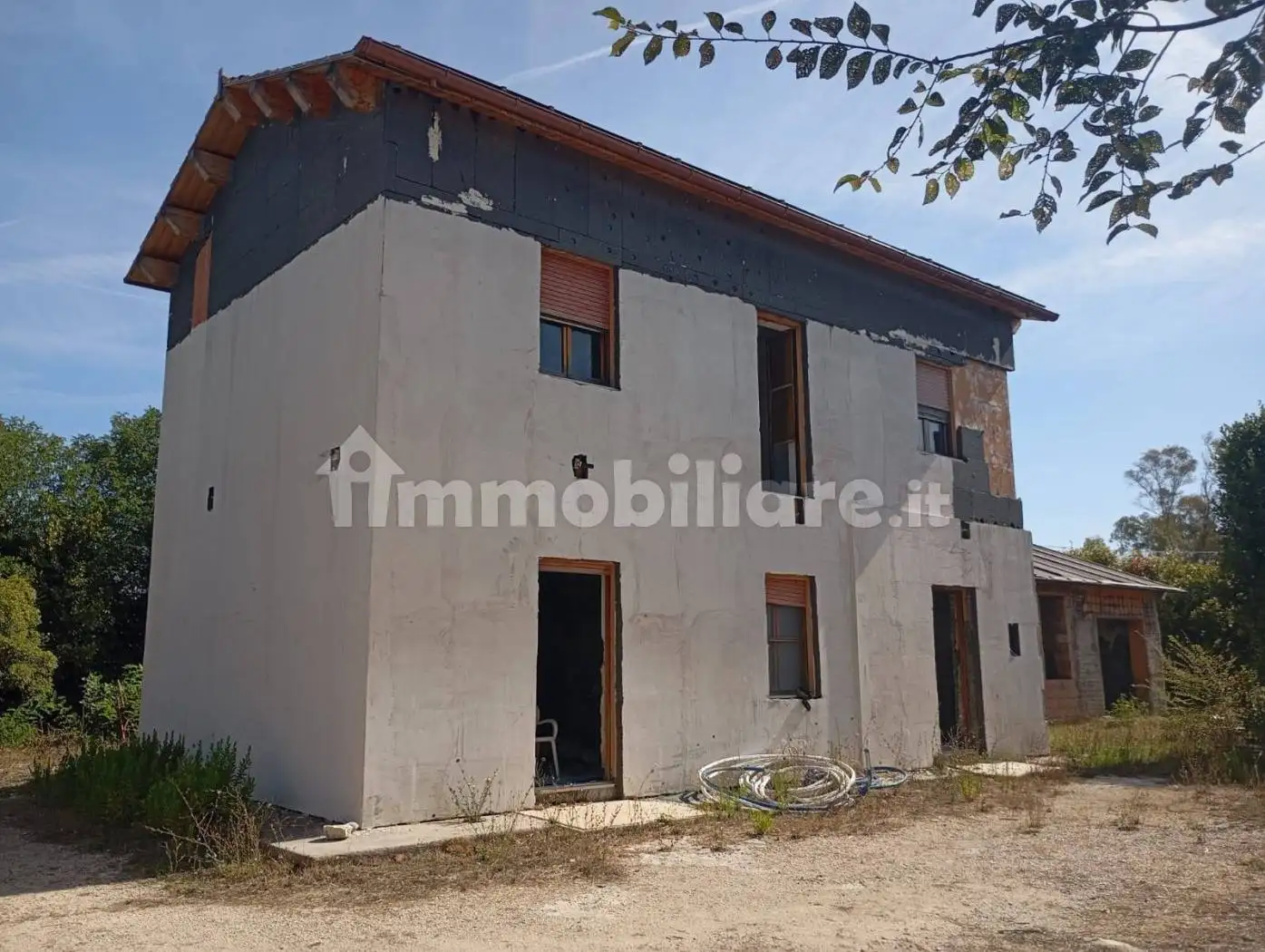 Rustico - Casale in vendita a Latina