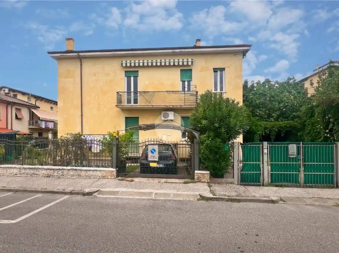 Villa in vendita a Verona