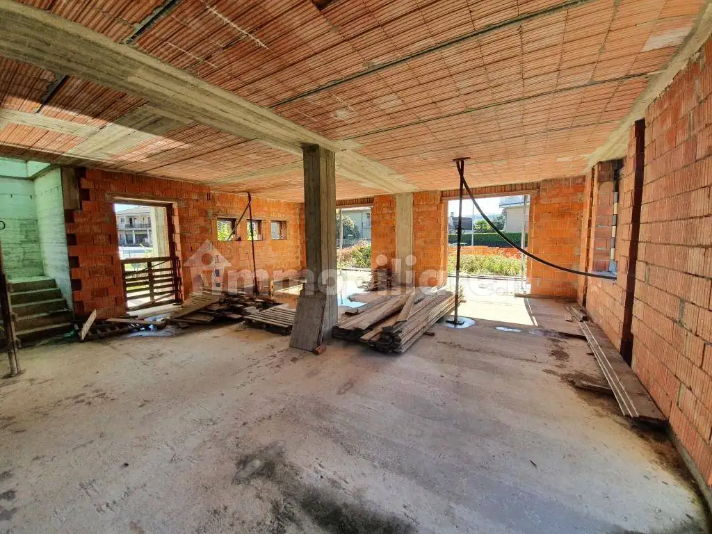 Villa unifamiliare, da ristrutturare, 675 m², Arosio - foto 2