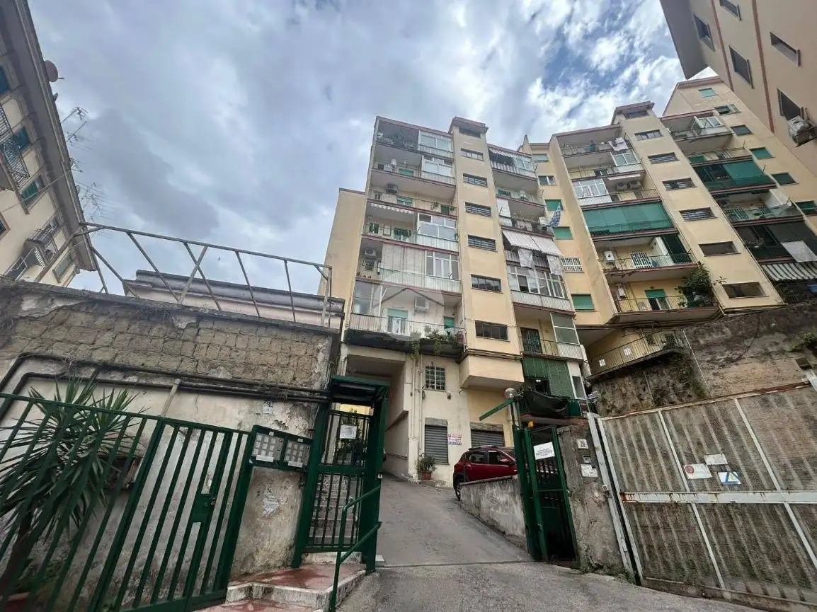 Appartamento in vendita a Napoli