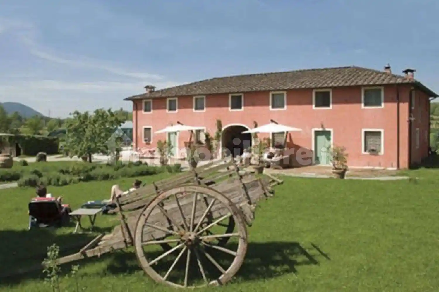 Rustico - Casale in vendita a Lucca